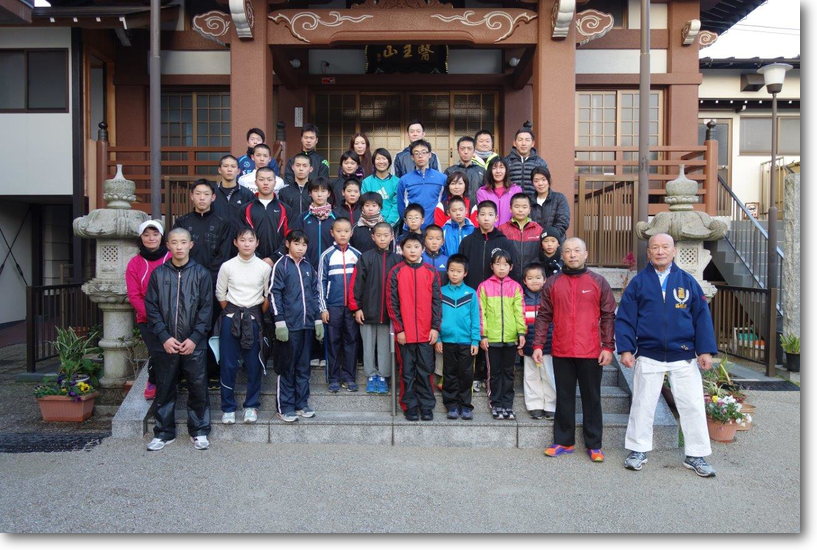 １月１日朝６時より、愛宕神社まで往復１１ｋｍの初マラソンを敢行する。